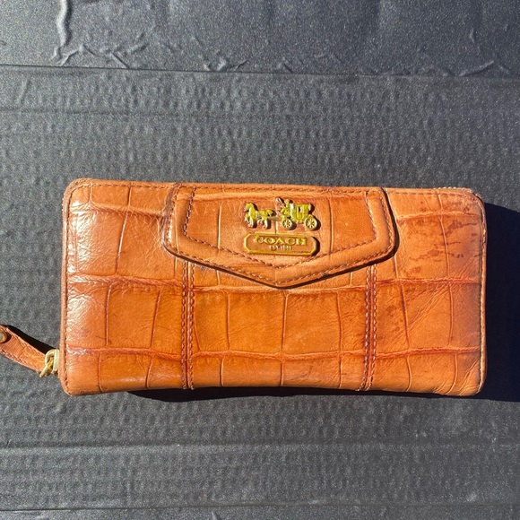 COACH 44412 MADISON 🐊 EMBOSSED ACCORDION WALLET - Picture 6 of 12